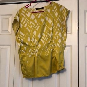 Yellow/green/gold top